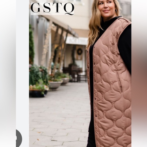Quilted warm vest. Gift someone u love, stylish Soft light warm when u  need it - Picture 3 of 16